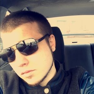 Meet your Posher, Maxime